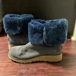 VINTAGE Womens Ugg Blue Boots Fit Like 6 Cold Weather Snow 6.5 with wedge heel